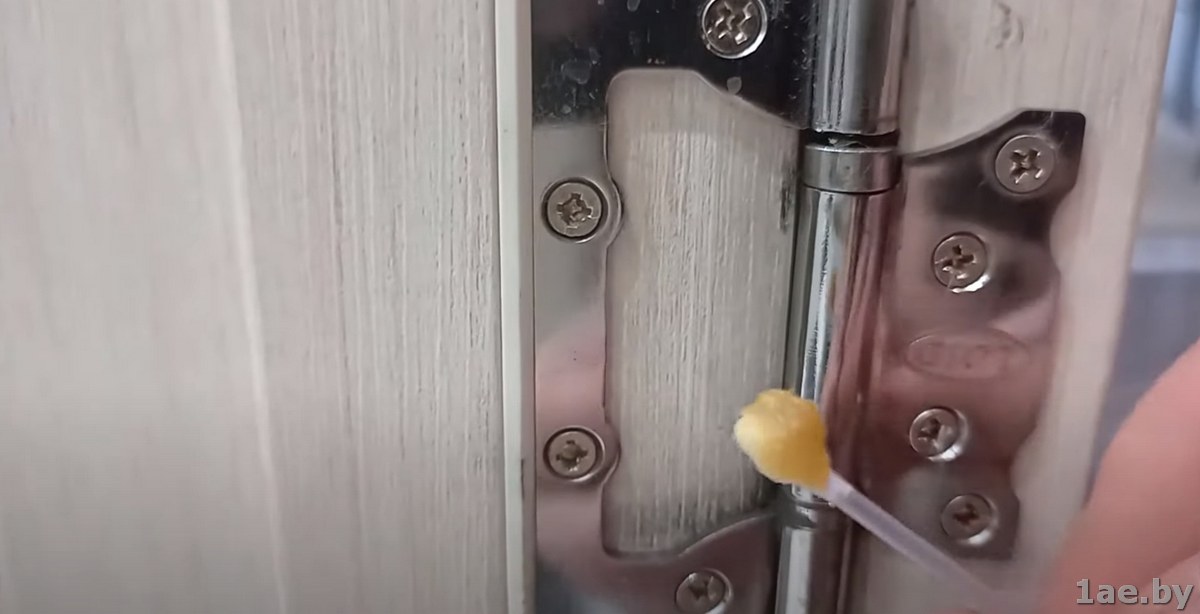 Домашние средства от скрипа дверей